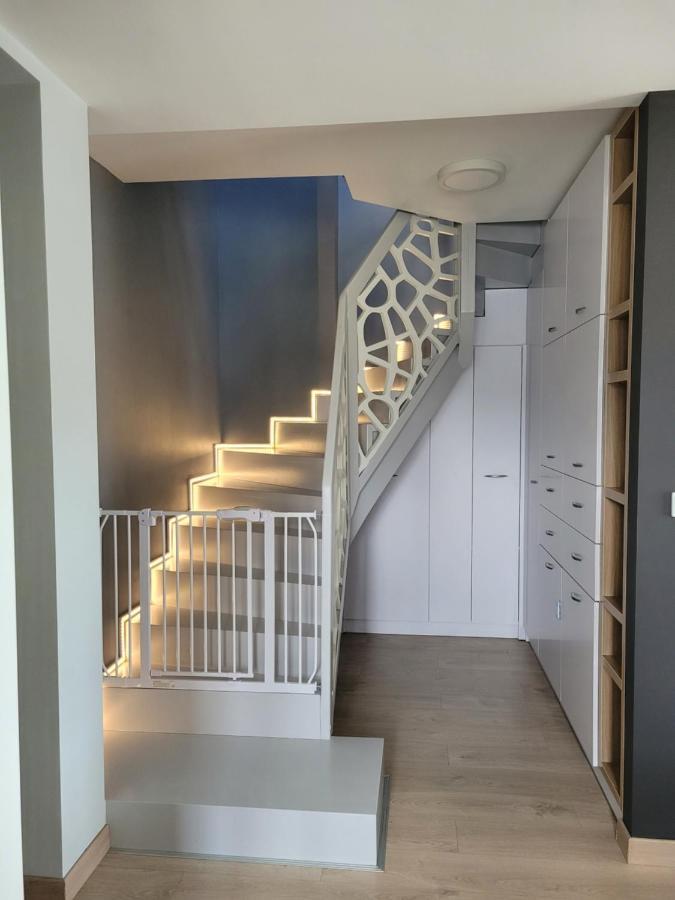 Apartament Penthouse Z Widokiem Na Sniezke I Prywatnym Parkingiem - By Spaceapart Jelenia Góra Exterior foto